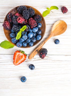 yabani çilek ve nane demet