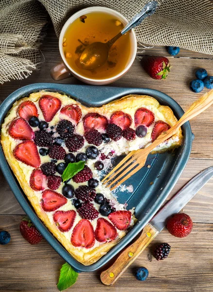 Fruit pudding with berries — Stock Photo, Image