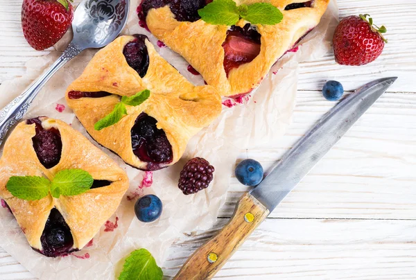Fruit tarts with berries — Stock Photo, Image