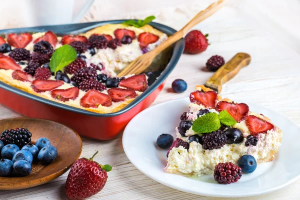 Fruit pudding with berries — Stock Photo, Image