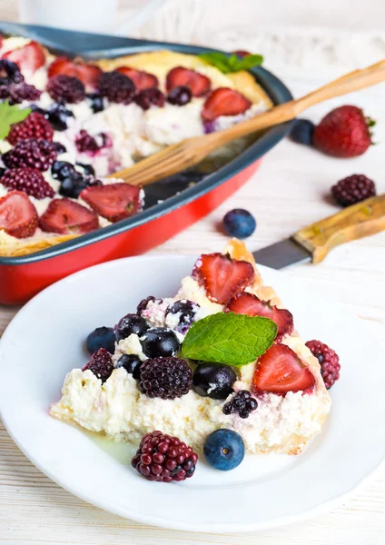 Fruit pudding with berries — Stock Photo, Image