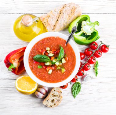 domates gazpacho çorbası