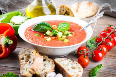 domates gazpacho çorbası