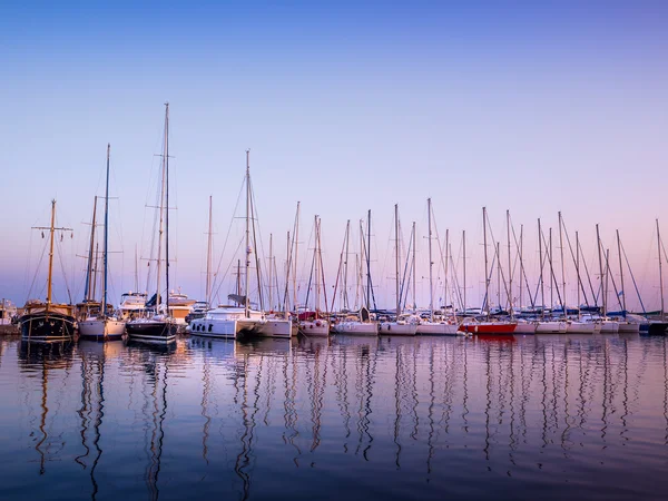 Yachten in der Bucht von Athen — Stockfoto