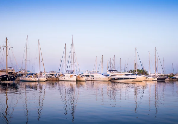 Yates en la bahía de Atenas — Foto de Stock