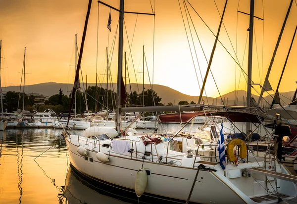 Yates en la bahía de Atenas — Foto de Stock