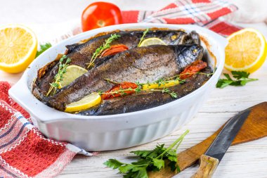 Komposto nehir alabalığı