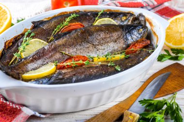 Komposto nehir alabalığı