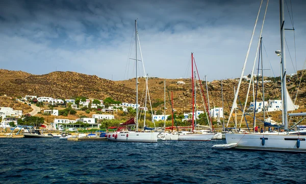 Bunte Häuser und Yachten — Stockfoto