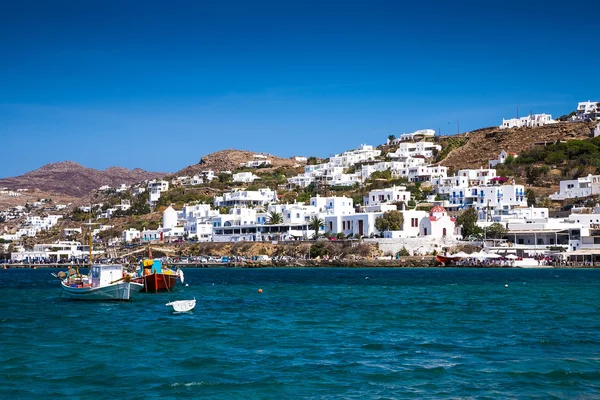 Renkli evleri ile Yunan Adası — Stok fotoğraf