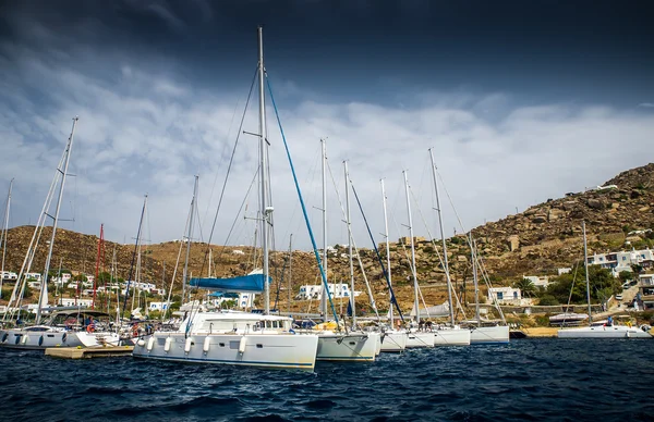 Bunte Häuser und Yachten — Stockfoto