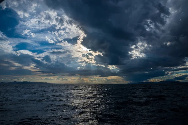 Hajnalban a inle lake — Stock Fotó