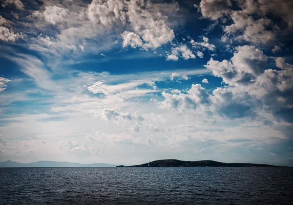 Isola greca in lontananza — Foto Stock