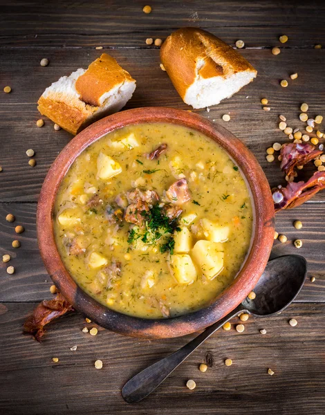 Bezelye çorbası ile Füme tavuk