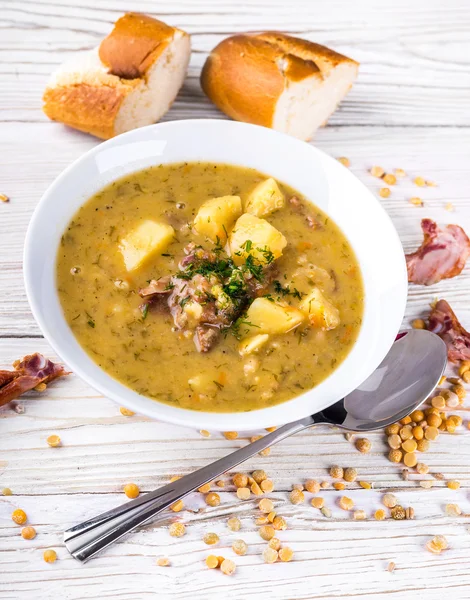 Sopa de guisante con pollo ahumado — Foto de Stock