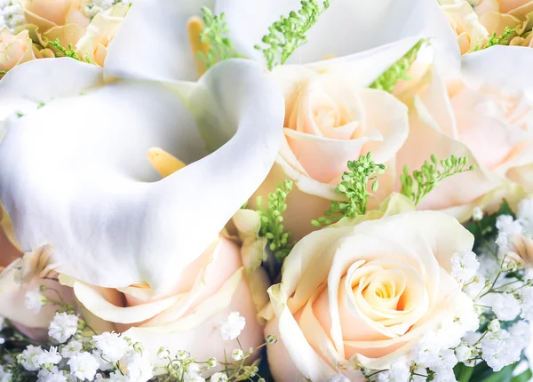 Bouquet pour la mariée de roses jaunes — Photo