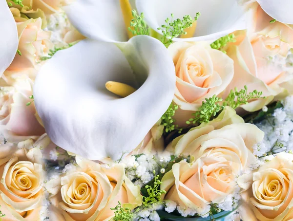 Bouquet for the bride of yellow roses — Stock Photo, Image