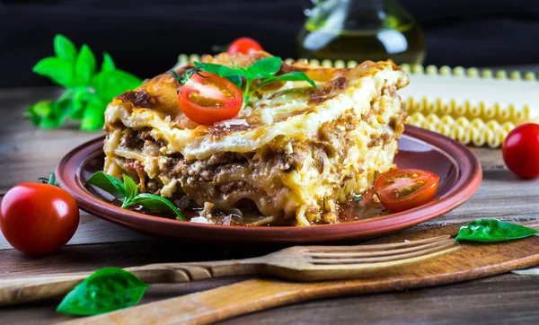 Lasagne e parmigiano italiano — Foto Stock