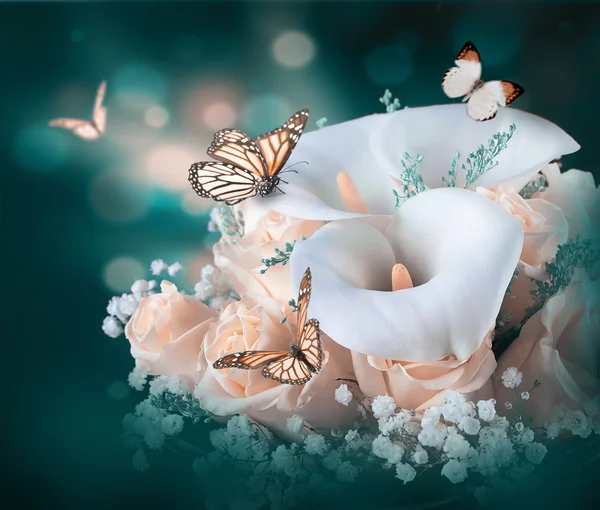 Belles fleurs et papillons — Photo