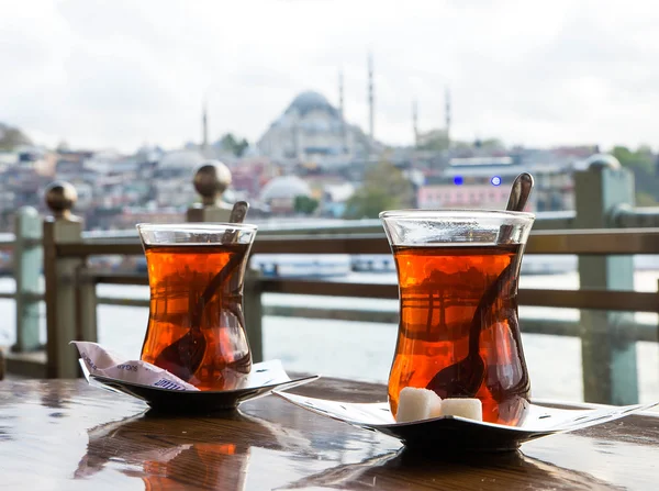 Dos tazas de té y gaviotas — Foto de Stock