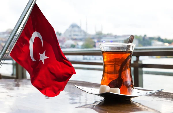 Cup of tea and flag — Stock Photo, Image