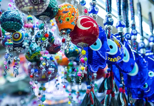 Turistler için geleneksel Türk taşlar — Stok fotoğraf