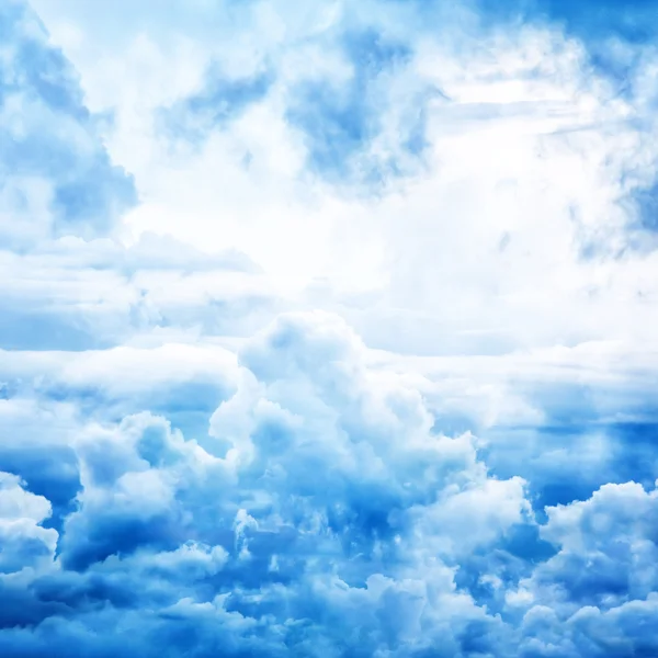 Güzel mavi gökyüzü