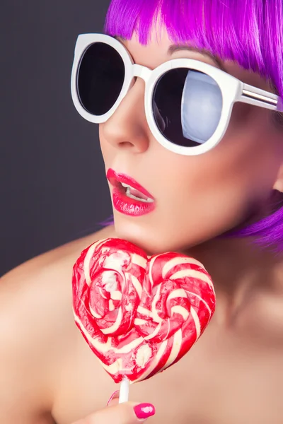 Woman wearing colorful wig — Stock Photo, Image