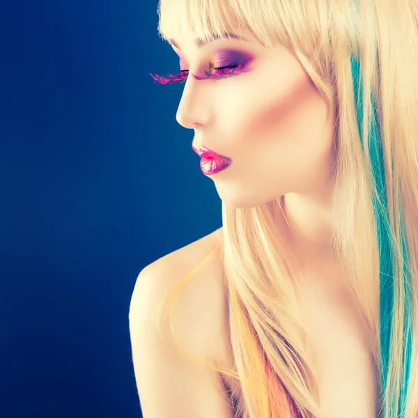 Kvinna med blont hår — Stockfoto