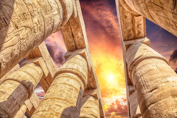 Wielki hol kolumnowy — Zdjęcie stockowe
