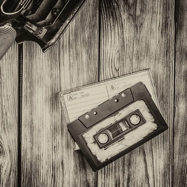 Oude cassettebandje en speler — Stockfoto