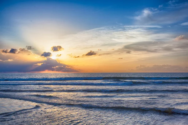 Beautiful orange sun rise — Stock Photo, Image