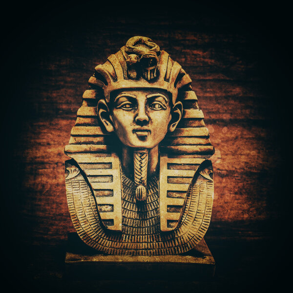 Stone pharaoh tutankhamen mask