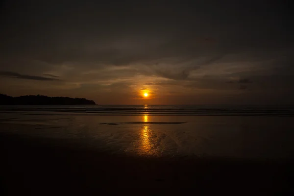 Восход солнца в Индийском океане — стоковое фото