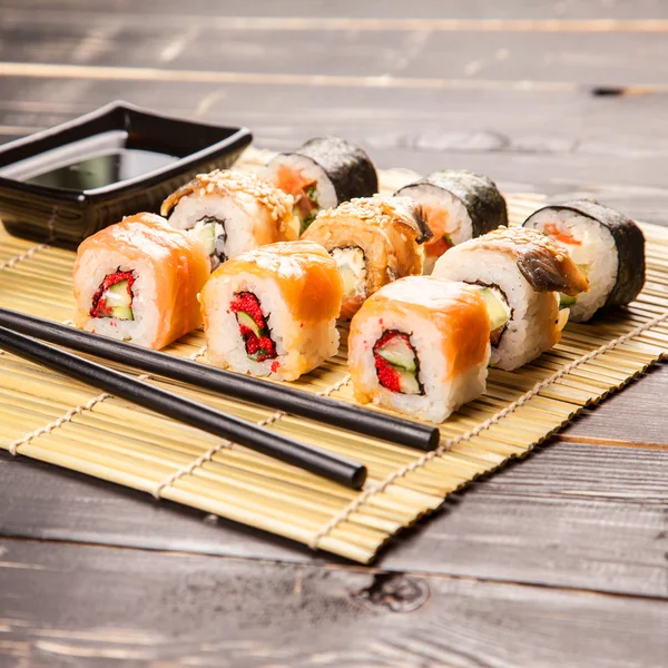 Sushi tekercs beállítása — Stock Fotó
