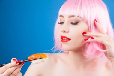 güzel kız suşi yemek 