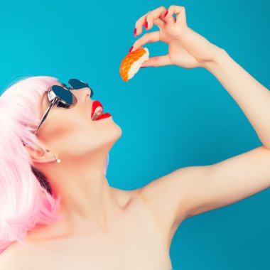 güzel kız suşi yemek 