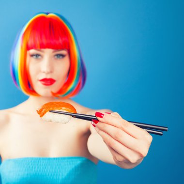 güzel kız suşi yemek 