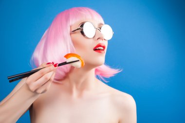 güzel kız suşi yemek 