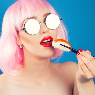 güzel kız suşi yemek 