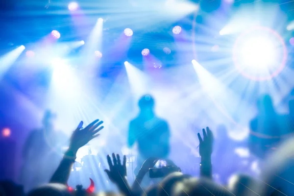 Silhouettes of people and musicians — Stock Photo, Image