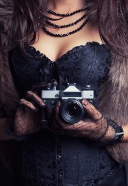 bağbozumu kamera tutan kadın