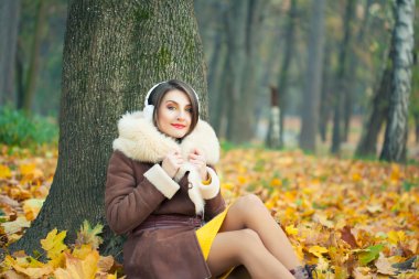 Kadın bir müzik keyfi