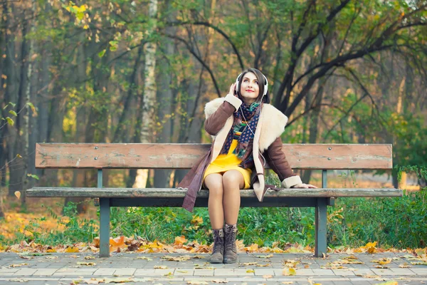 Woman enjoying a music — Stock Photo, Image