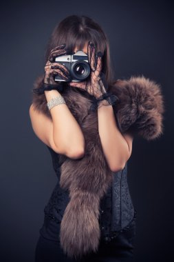 bağbozumu kamera tutan kadın