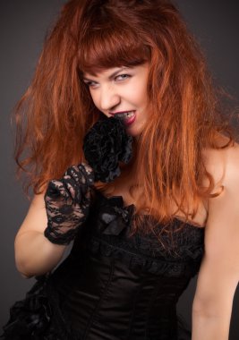 Gotik Kızıl saçlı kadın