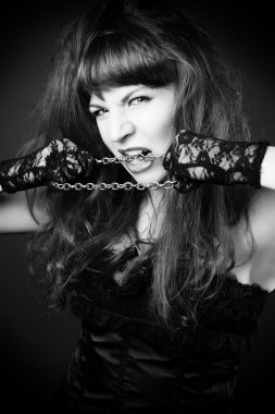 Seksi siyah saten korse Gotik kadında