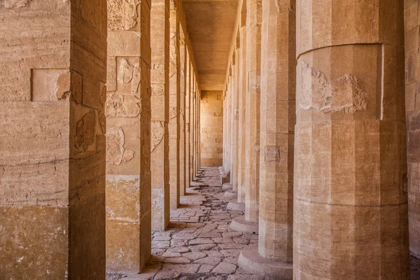 Στήλες σε ναό του Καρνάκ — Φωτογραφία Αρχείου