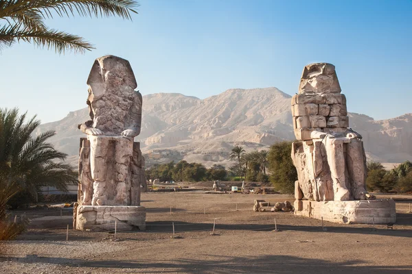 Colossi de Memnon no Vale dos Reis — Fotografia de Stock