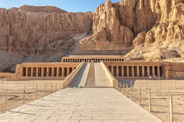 Queen Hatshepsut's temple — Stock Photo, Image